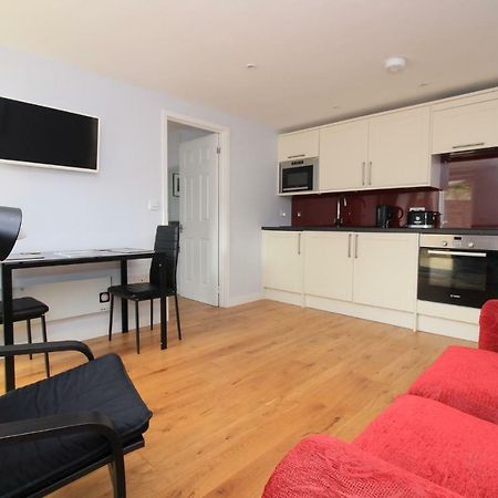 Beautiful Modern Apartment In Bath Exteriör bild