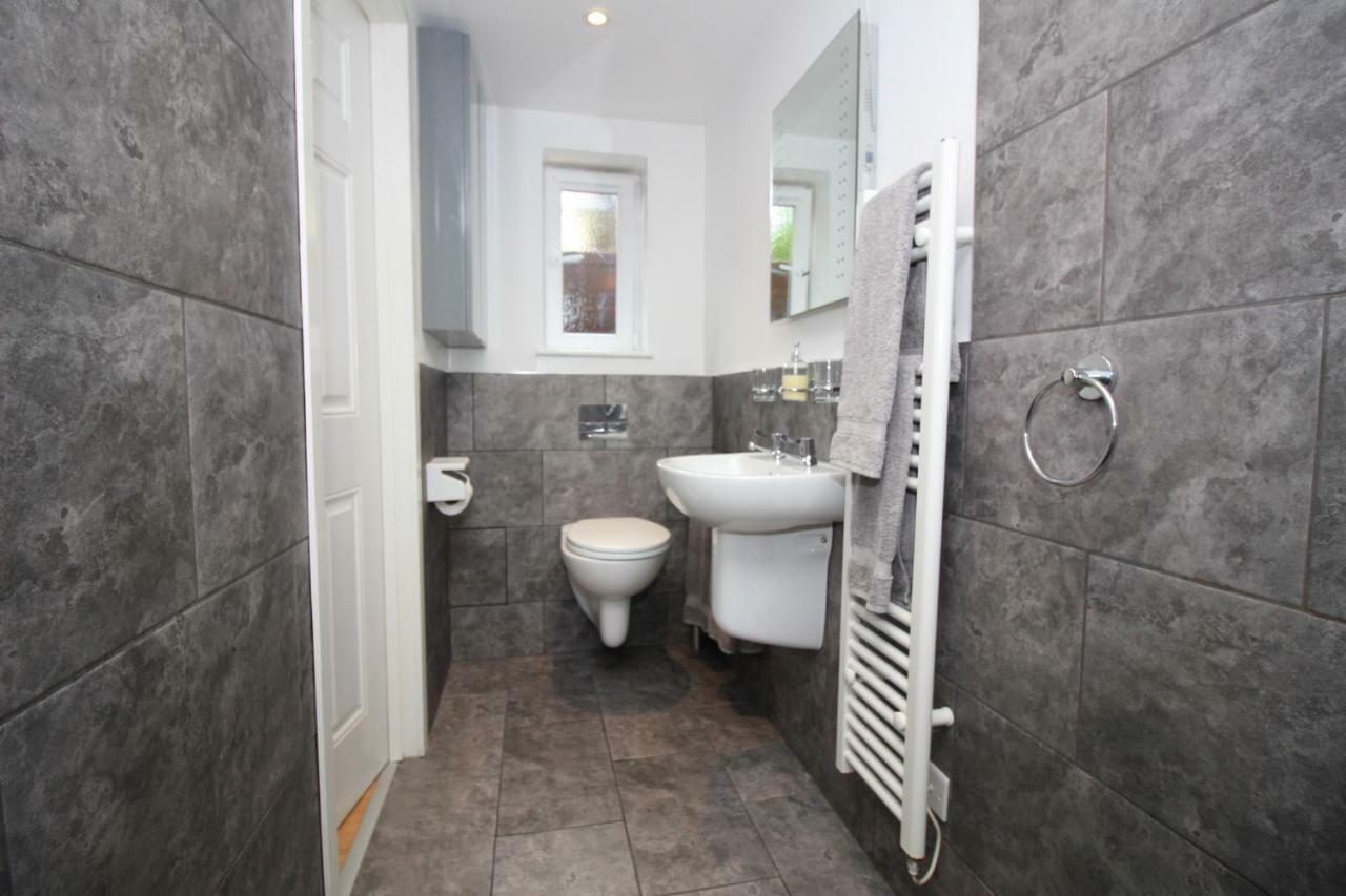 Beautiful Modern Apartment In Bath Exteriör bild
