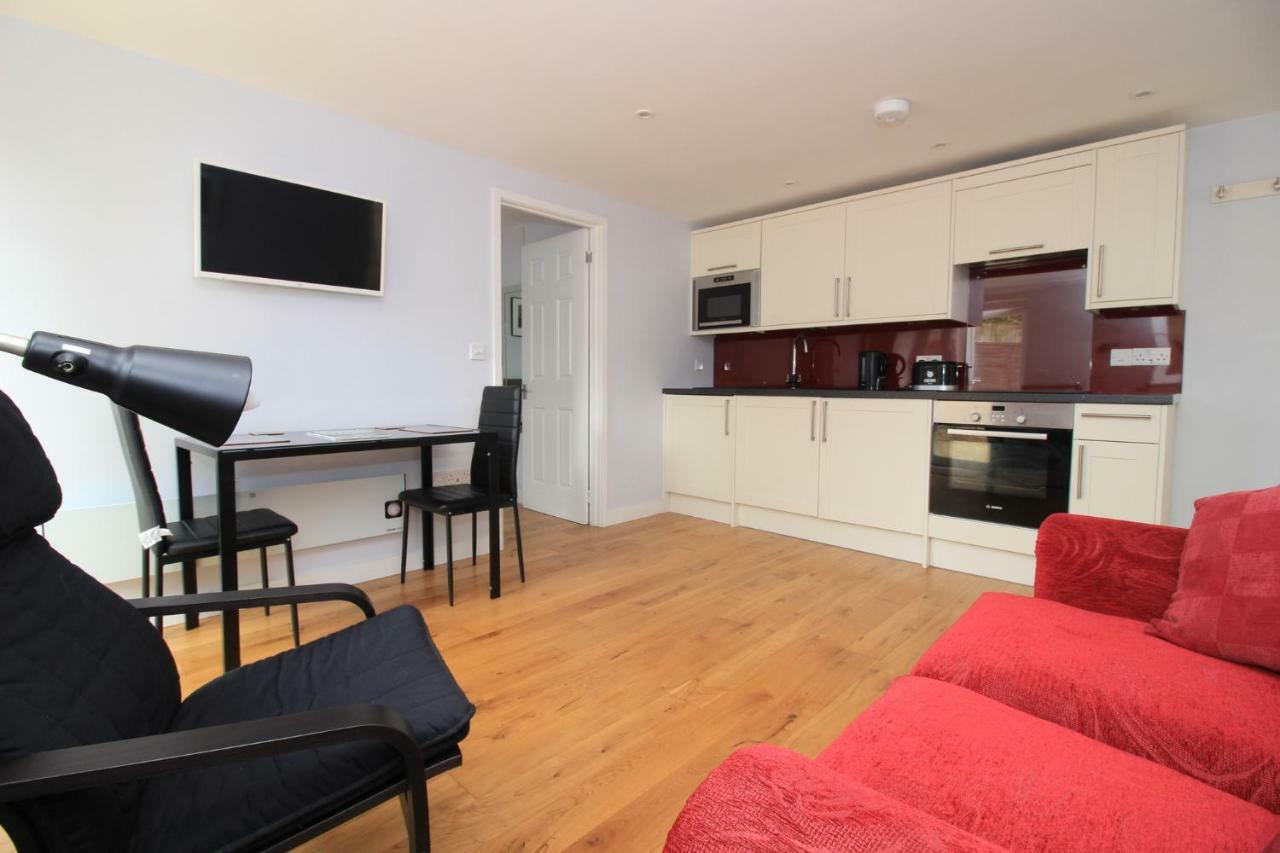 Beautiful Modern Apartment In Bath Exteriör bild